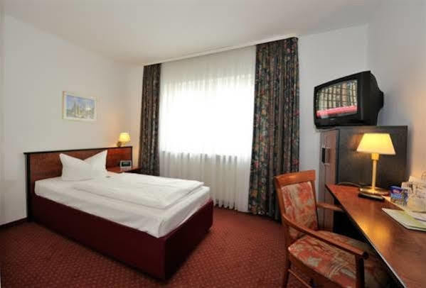 Rhein Neckar Hotel MHG Eksteriør billede