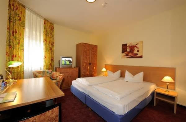 Rhein Neckar Hotel MHG Eksteriør billede