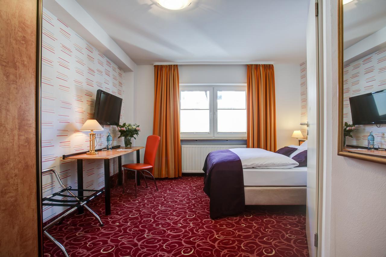 Rhein Neckar Hotel MHG Eksteriør billede