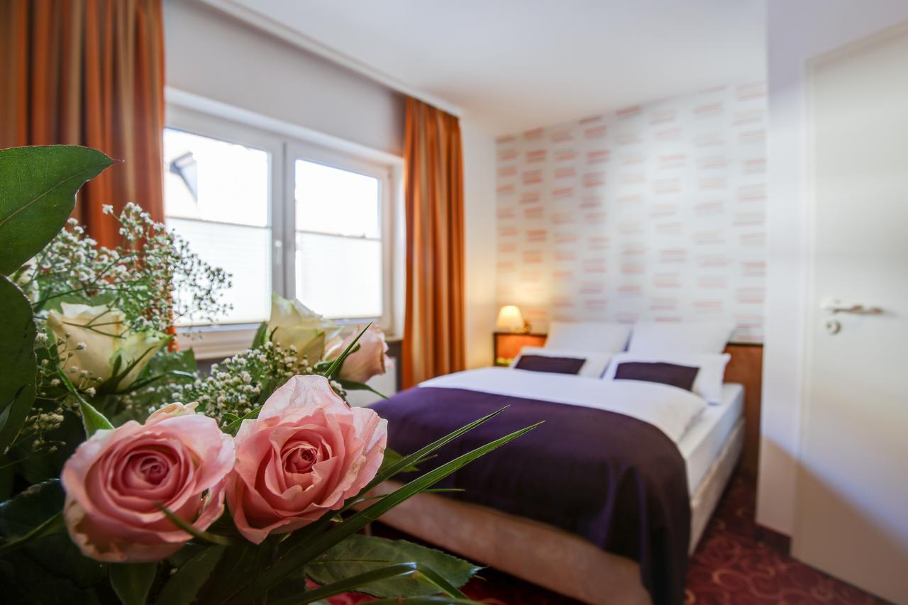 Rhein Neckar Hotel MHG Eksteriør billede