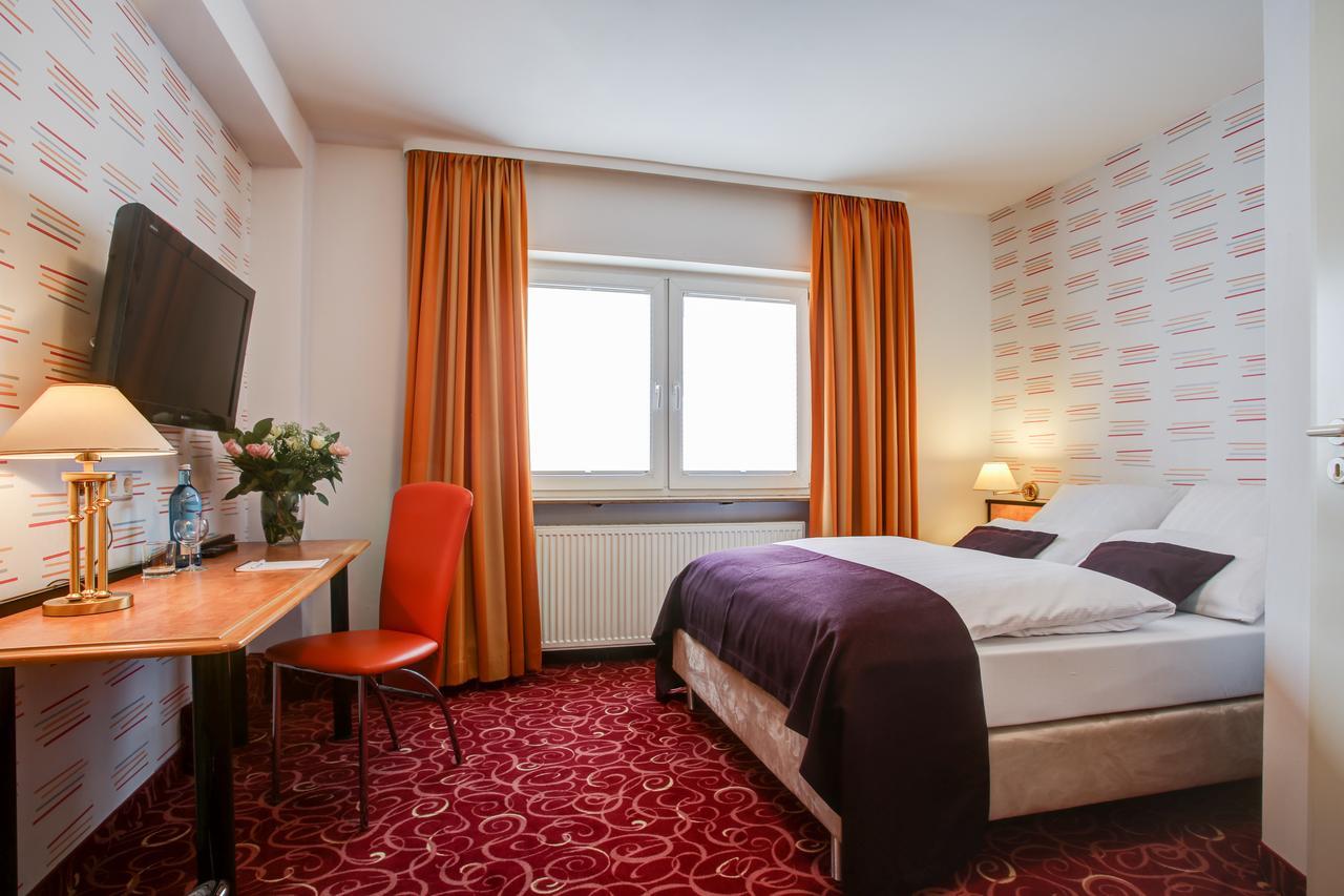 Rhein Neckar Hotel MHG Eksteriør billede