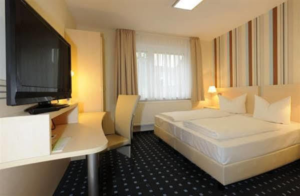 Rhein Neckar Hotel MHG Eksteriør billede